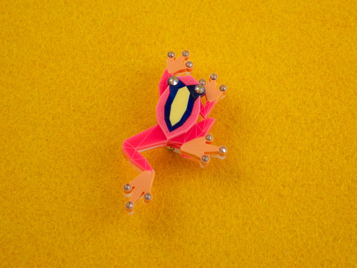Tree Frog Brooch - Comet